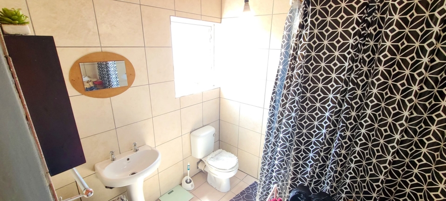 4 Bedroom Property for Sale in Sunbird Park Western Cape